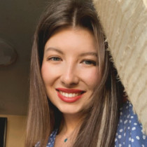 Profile picture of Julia